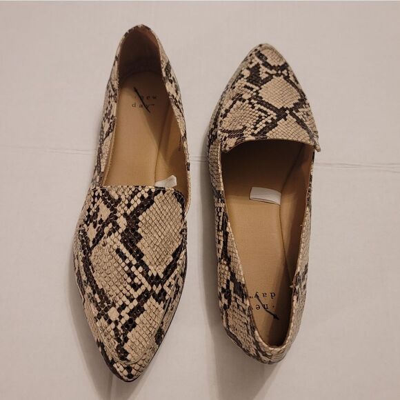 A.NEW.DAY POINTED TOE ANIMAL PRINT DESIGN WOMEN'S SANDAL FLAT - Picture 4 of 16